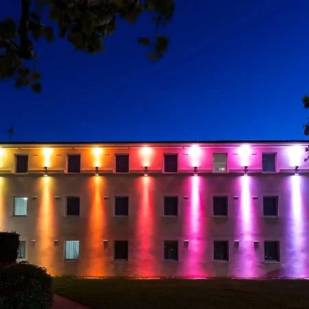 Отель Kyriad Valence Nord Бург-ле-Валанс